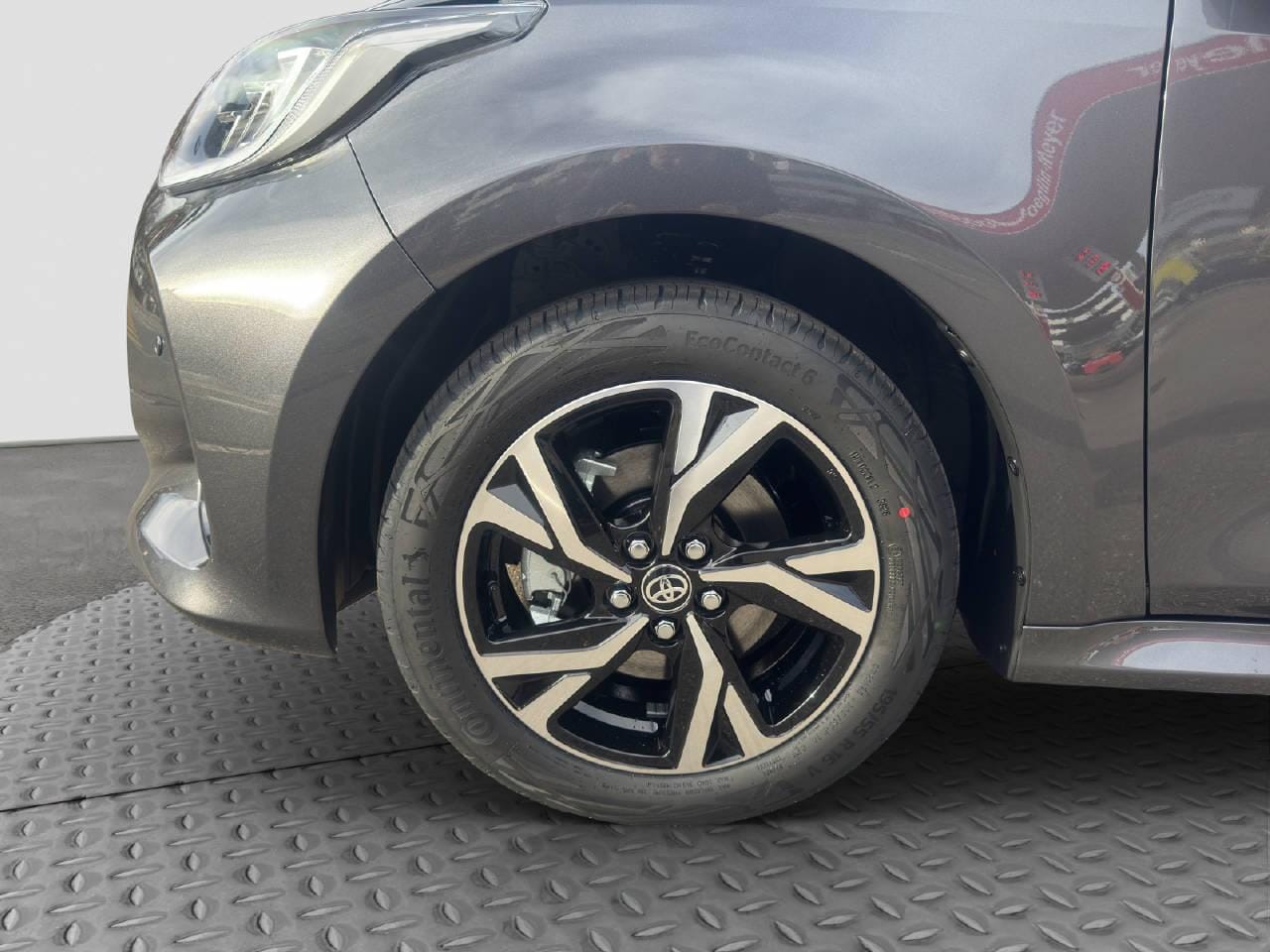 Toyota Yaris 1.5 VVT-i HSD Trend, Bild 9