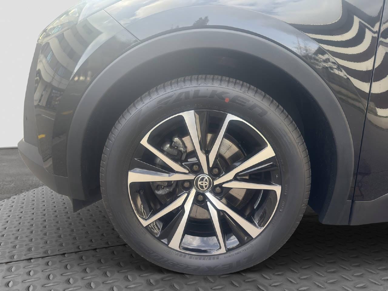 Toyota C-HR 2.0 PHEV Swiss Edition, Bild 9